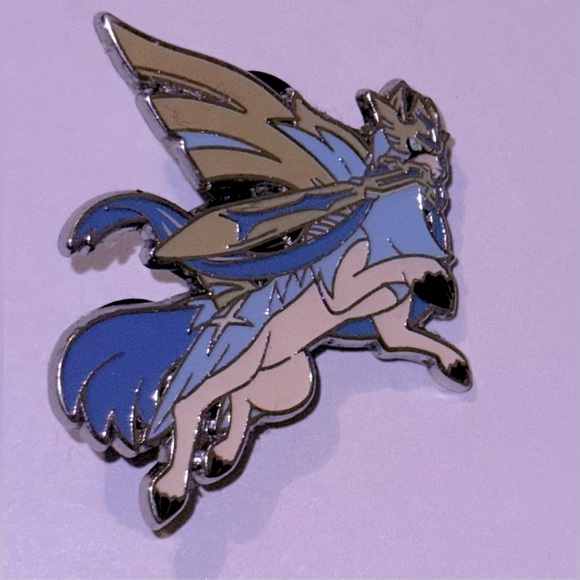 Pokémon Crown Zenith Shiny Zacian Pin - Picture 1 of 9